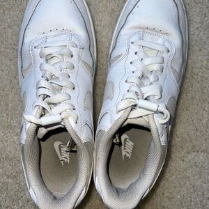 Women’s Nike Sneakers - Good Condition